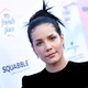Illustration for article titled Halsey Won't Let the Trolls Fuck With Miley Cyrus